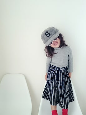 「リブタートルネック」｜「アイテム（帽子）」を使った、Sunny さん（キッズ・100cm）の秋コーディネート