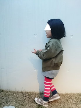「uu」｜「アイテム（スウェット）」を使った、Sunny さん（キッズ・100cm）の秋コーディネート