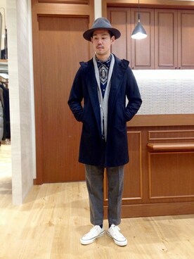 「アイテム（ハット、ブルー系）」を使った、上村さん（メンズ・182cm）の秋コーディネート