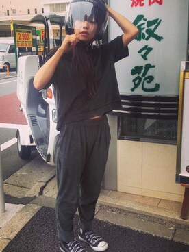 「08sircus（ゼロエイトサーカス）のアイテム（Tシャツ/カットソー、グリーン系）」を使った、miyashitaさん（レディース）の夏コーディネート