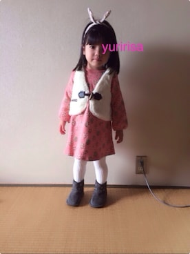 「ボアベスト」｜「アイテム（ワンピース）」を使った、yuririsaさん（キッズ・90cm）の秋コーディネート
