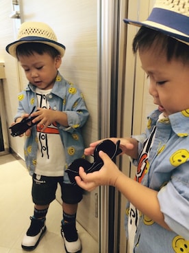 「A BATHING APE（アベイシングエイプ）のアイテム（Tシャツ/カットソー、ホワイト系）」を使った、Rydanz  & Zyalaさん（キッズ）の夏コーディネート