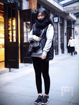 「アイテム（クラッチバッグ、グレー系）」を使った、YULANDA1212さん（レディース・166cm）の冬コーディネート