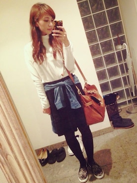 「FLORENT（フローレント）のアイテム（シャツ/ブラウス）」を使った、安田美沙子さん（レディース・162cm）の秋コーディネート