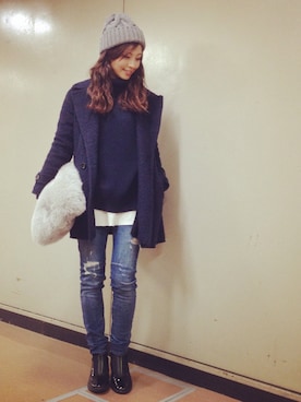 「アイテム（クラッチバッグ、グレー系）」を使った、安田美沙子さん（レディース・162cm）の冬コーディネート