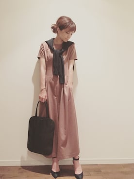 「TSURU（ツル）のアイテム（パンプス）」を使った、安田美沙子さん（レディース・162cm）の夏コーディネート
