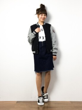「Guess（ゲス）のアイテム（スタジャン）」を使った、内山陽菜さん（レディース・149cm）の春コーディネート