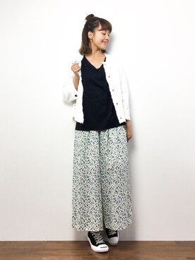 「花柄パンツ」｜「アイテム（デニムジャケット）」を使った、内山陽菜さん（レディース・149cm）の春コーディネート