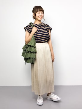 「フリルトート」｜「アイテム（アクセサリー）」を使った、内山陽菜さん（レディース・149cm）の夏コーディネート