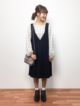 「31 Sons de mode（トランテアン　ソン　ドゥ　モード）のアイテム（ジャンパースカート）」を使った、内山陽菜さん（レディース・149cm）の秋コーディネート