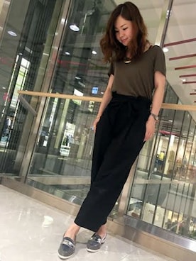 「LE TALON（ルタロン）のGRISE メタルヒールローファー◆（ローファー、グレー系）」を使った、Le Talon 博多店スタッフさん（レディース・160cm）の秋コーディネート