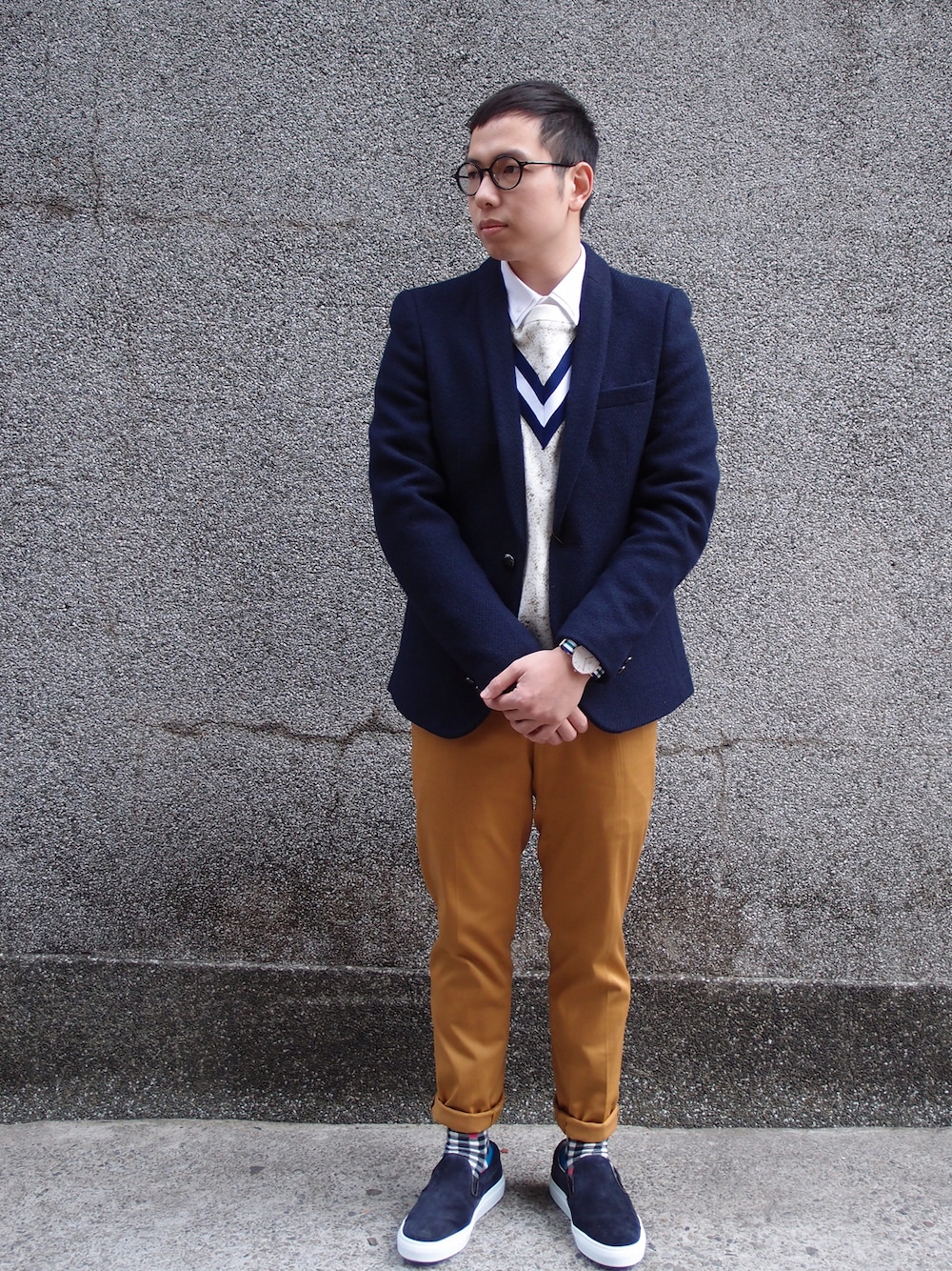 「VOTEMAKENEWCLOTHES、plain-me」｜「VOTE MAKE NEW CLOTHESのTENNIS 3D BIG SWT（その他トップス、グレー系）」を使った、plain-me新竹さん（メンズ・170cm）の冬コーディネートの1枚目の写真