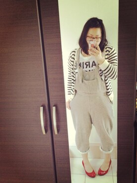 「赤い靴」｜「アイテム（オールインワン・サロペット）」を使った、笑美∞さん（レディース・160cm）の春コーディネート