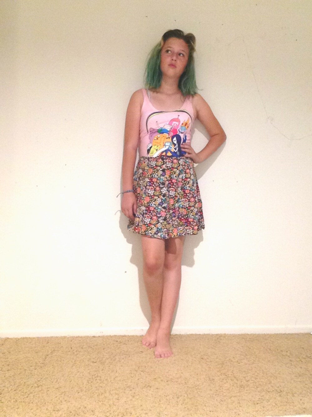「thriftedのアイテム（チューブトップ、ピンク系）」を使った、Wynter Sirofさん（キッズ・155cm）の秋コーディネートの1枚目の写真