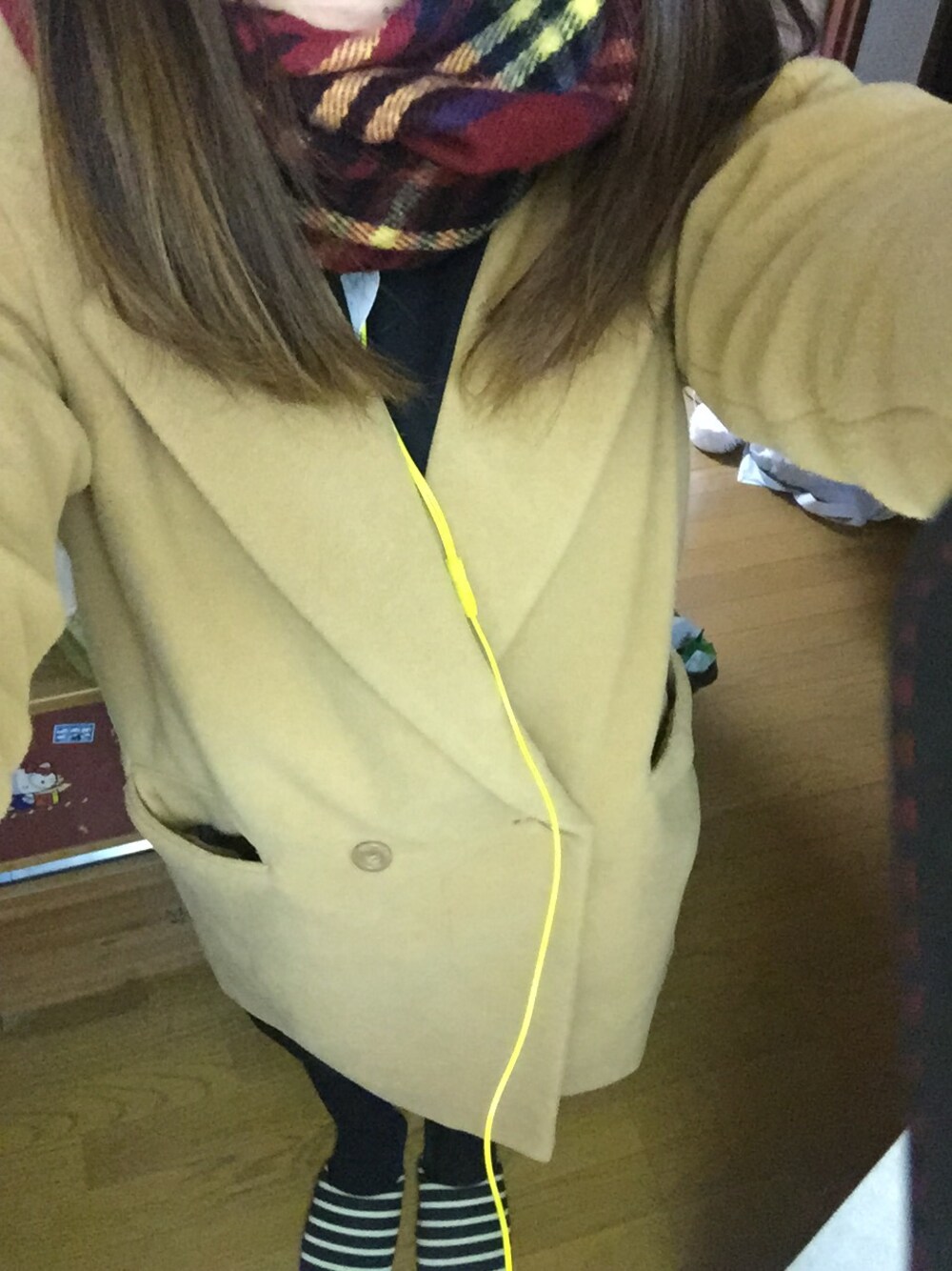 「スーツ、マフラー、撮り方がわからない」｜「GUのアイテム（ダッフルコート、ベージュ系）」を使った、momokoさん（レディース・168cm）の冬コーディネートの1枚目の写真