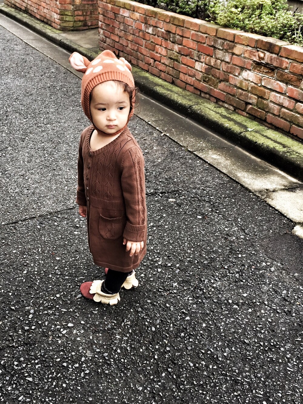 「秋のコーデ、ベビー、キッズコーデ、モカララ、mocalala、子供服、ファーストシューズ、ハーフ、1歳、ベビーシューズ」｜「mocalala.comのアイテム（帽子、ブラウン系）」を使った、Coconさん（キッズ・90cm）の秋コーディネートの1枚目の写真