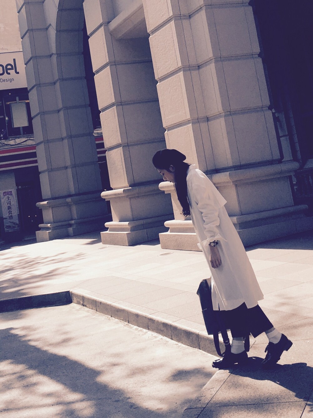 「Sunnyday、agnes b.、Tods、kix」｜「agnes b.のアイテム（ハンチング/ベレー帽、ブラック系）」を使った、Kiranling さん（レディース・157cm）の秋コーディネートの1枚目の写真