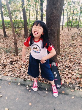 「AAA（トリプルエー）のアイテム（トップス）」を使った、薇依妈さん（キッズ・131cm）の春コーディネート