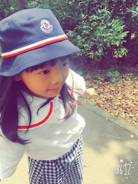 「AAA（トリプルエー）のアイテム（トップス）」を使った、薇依妈さん（キッズ・133cm）の春コーディネート