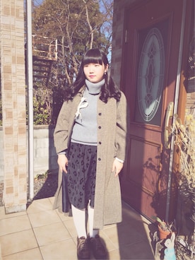 「アイテム（ブローチ/コサージュ）」を使った、友花さん（レディース・157cm）の冬コーディネート