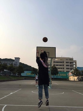 「CLOT（クロット）のアイテム（デニムパンツ）」を使った、想半天还没设置さん（メンズ・176cm）の春コーディネート