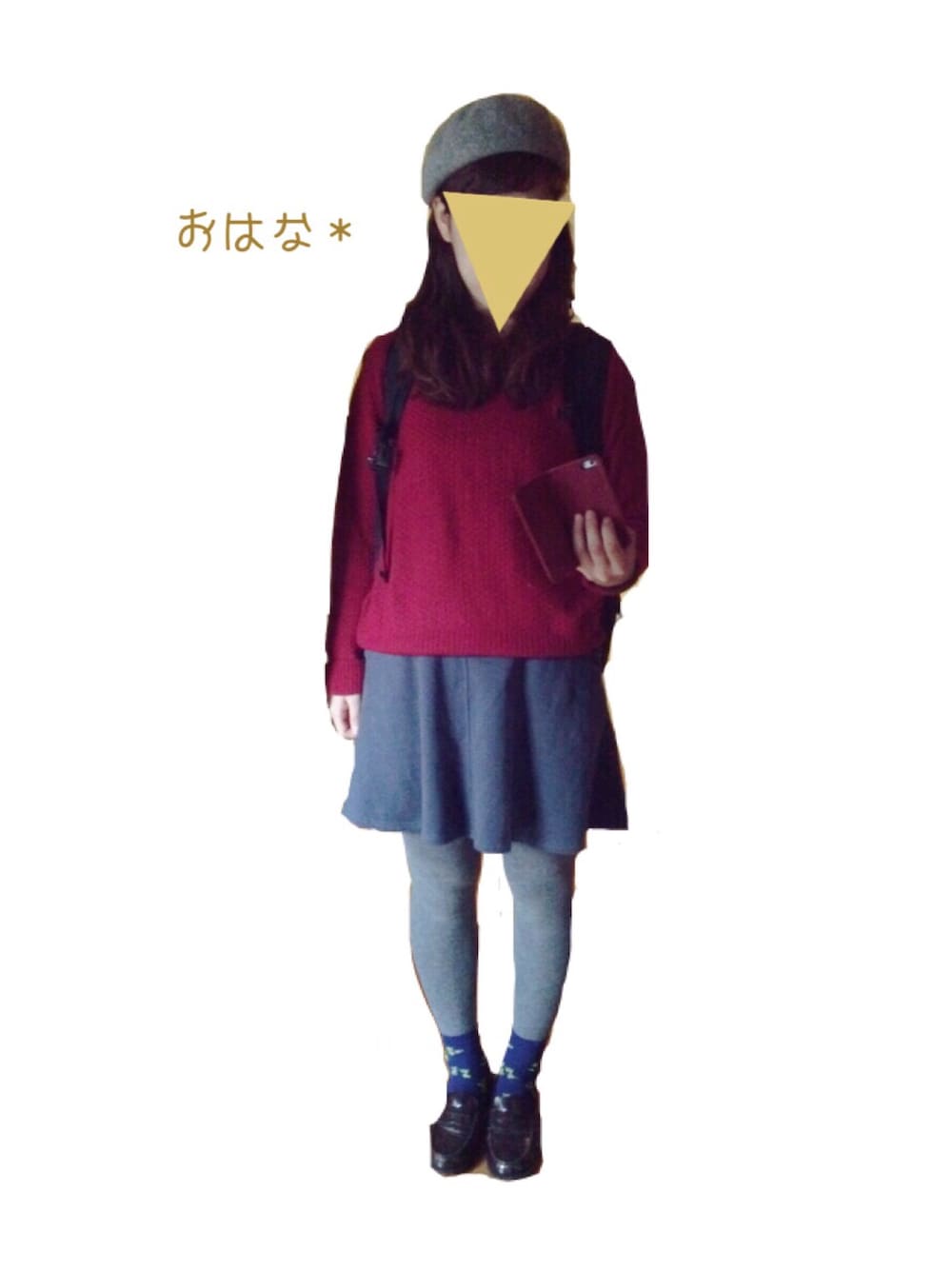 「グレーレギンス、グレータイツ、赤ニット、ローファー、ベレー帽」｜「THE NORTH FACEのTHE NORTH FACE / HOT SHOT（バックパック/リュック、ブラック系）」を使った、おはな＊さん（レディース・163cm）の秋コーディネートの1枚目の写真