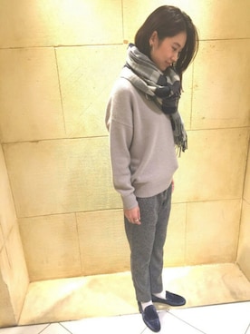 「DEMYLEE（デミリー）の【別注】＜DEMYLEE＞クルーネックニットプルオーバー（ニット/セーター、グレー系）」を使った、izumi satoさん（レディース・164cm）の秋コーディネート