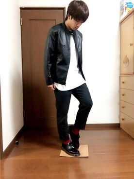 「学校」｜「アイテム（ライダースジャケット）」を使った、マッシュさん（メンズ・170cm）の秋コーディネート