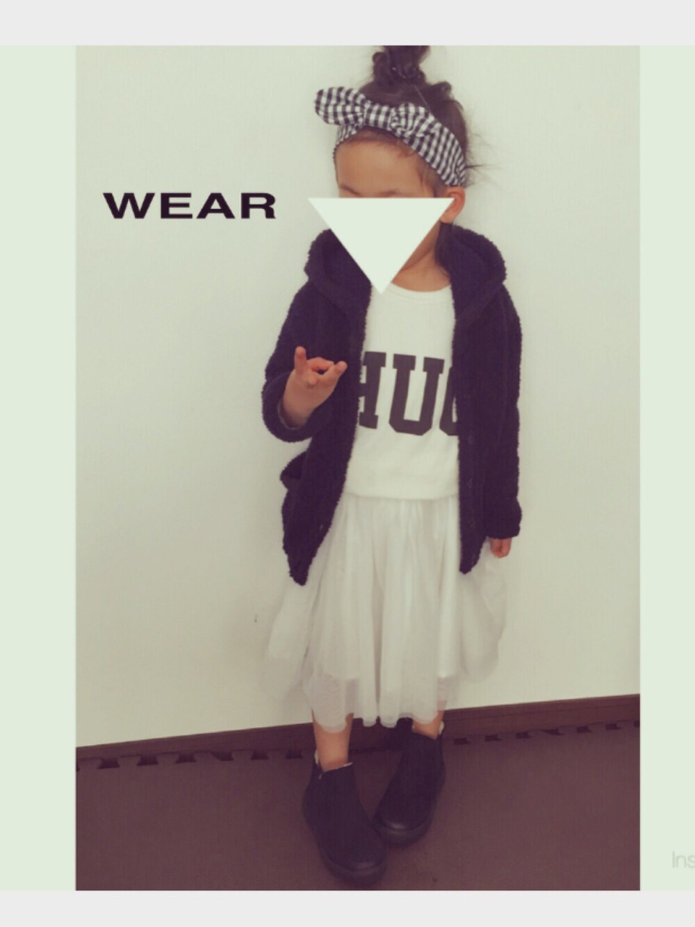 「kids、キッズコーデ、カジュアル、女の子、ヘアバンド、ギンガムチェック、チュールスカート、ロゴT」｜「COMMECAISM  のアイテム（その他アウター、ブルー系）」を使った、mosomiii☺︎さん（キッズ・100cm）の冬コーディネートの1枚目の写真
