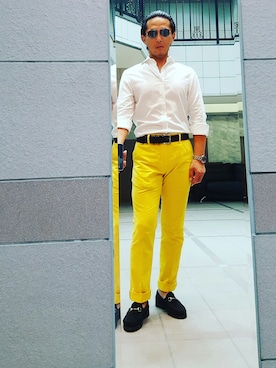 「BENETTONのアイテム（チノパンツ、イエロー系）」を使った、Akinori Takashioさん（メンズ・174cm）の夏コーディネート
