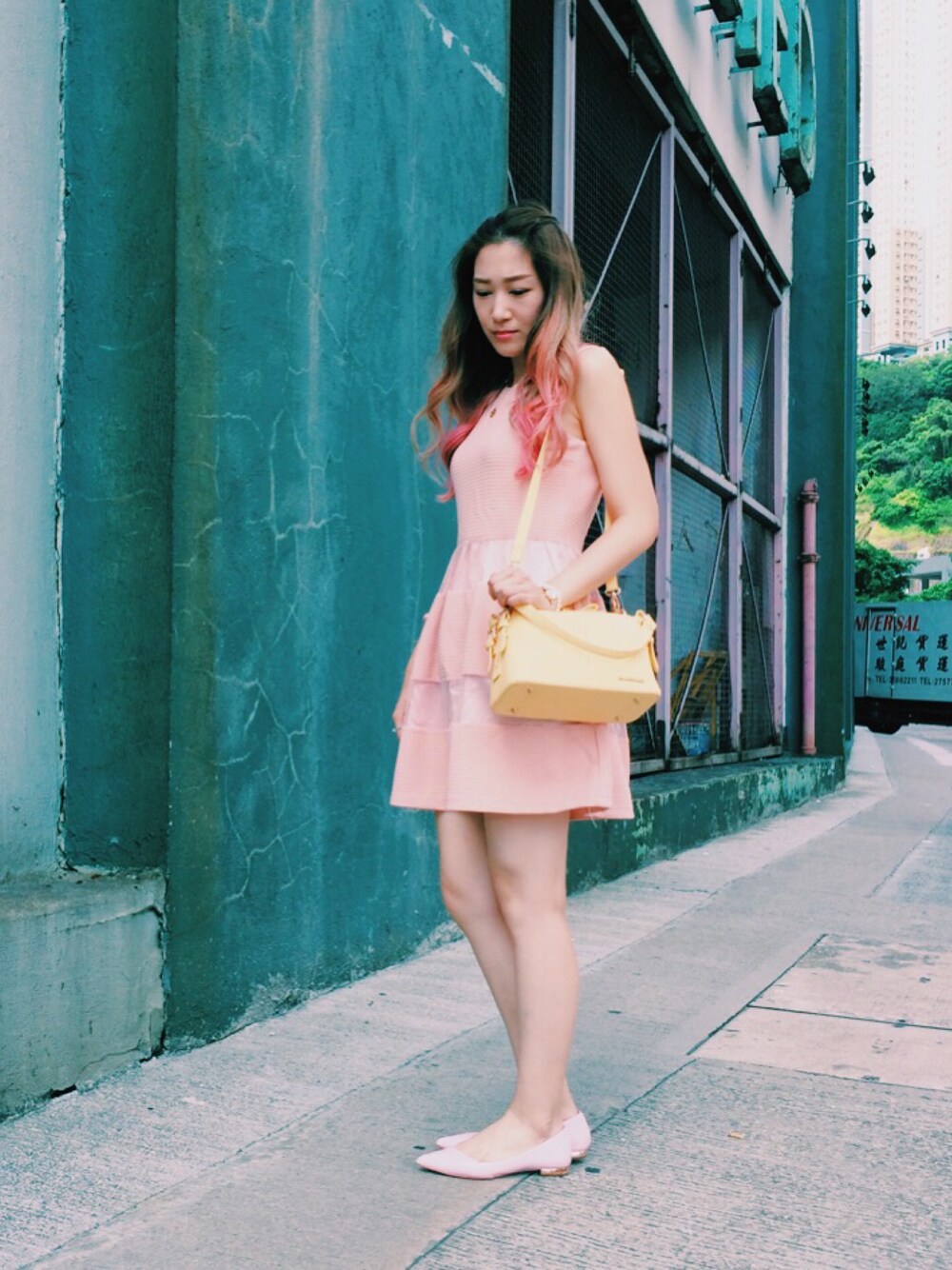 「pastel、pink、yellow、ootd、summer、hkgirl、hk」｜「JILL STUARTのアイテム（ショルダーバッグ、イエロー系）」を使った、Katrina Cmさん（レディース・170cm）の夏コーディネートの1枚目の写真
