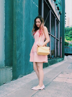 「Ted Baker（テッドベーカー）のアイテム（シューズ）」を使った、Katrina Cmさん（レディース・170cm）の夏コーディネート