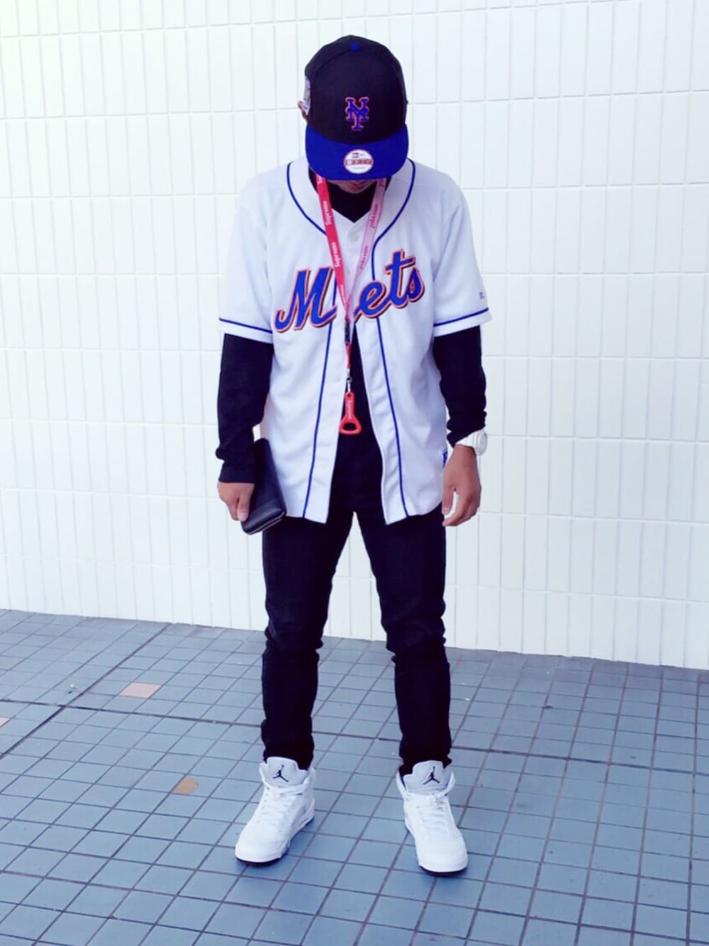 「メッツ、ストリート、NIKE、Jordan、jordan5、supreme、NEW ERA、野球観戦、ベースボールシャツ、ベースボールキャップ」｜「NEW ERAのアイテム（キャップ、ブルー系）」を使った、かむかむレモンさん（メンズ・170cm）の秋コーディネートの1枚目の写真