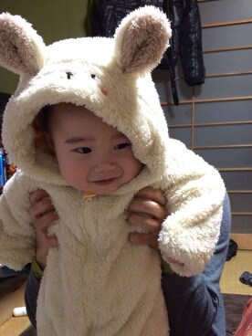 「アイテム（つなぎ/オールインワン、ベージュ系）」を使った、みなまるさん（キッズ・80cm）の秋コーディネート