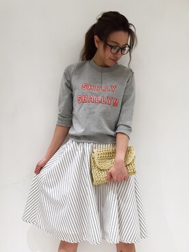 「MERCURYDUO（マーキュリーデュオ）のアイテム（スカート、ホワイト系）」を使った、立花 朋実さん（レディース・165cm）の春コーディネート
