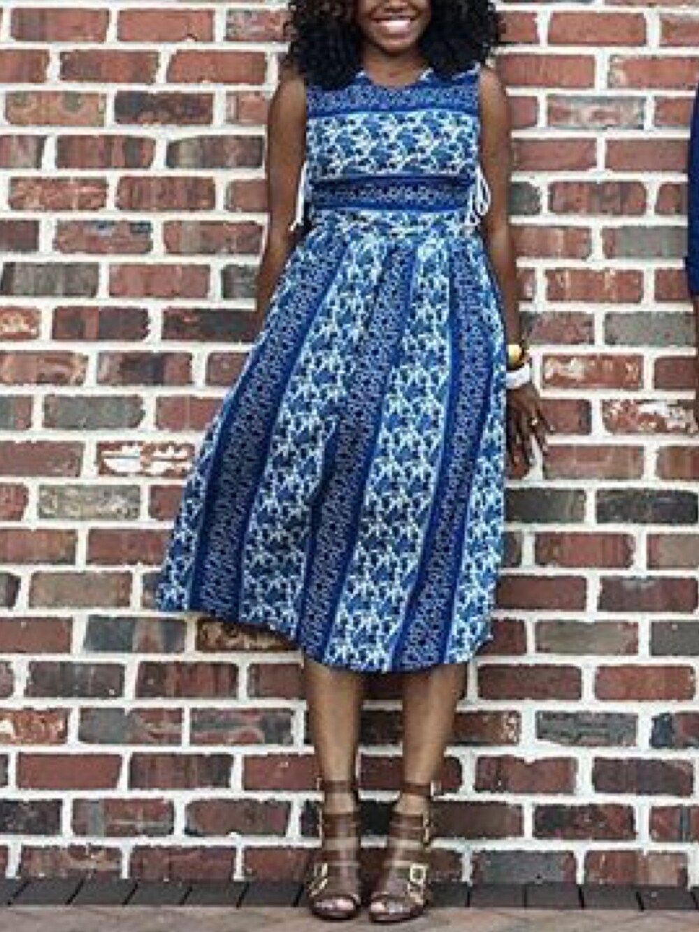 「Sunday、dress、summer」｜「BooHooのアイテム（ドレス、ブルー系）」を使った、Shayさん（レディース・165cm）の夏コーディネートの1枚目の写真