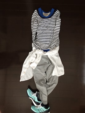 「ランニングシューズ」｜「アイテム（スニーカー、グリーン系）」を使った、m。さん（レディース・162cm）の冬コーディネート