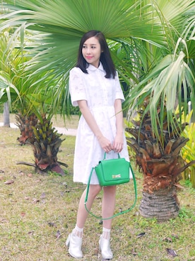 「MONKI（モンキ）のアイテム（サンダル）」を使った、Bambi Leungさん（レディース・166cm）の春コーディネート