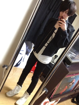 「UNIQLO（ユニクロ）のブラックスキニー（その他パンツ、ブラック系）」を使った、KTAさん（メンズ・172cm）の春コーディネート