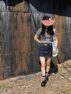 「UNIF」｜「アイテム（ニット/セーター）」を使った、なんとみさきさん（レディース・158cm）の夏コーディネート