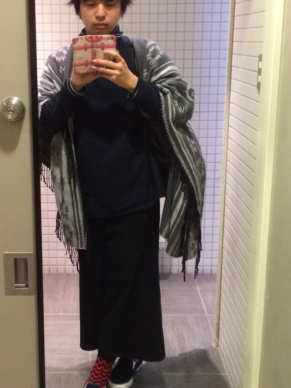 「alfredoBANNISTER、abahouse、UNIQLO AND LEMAIRE、monotone、gauchopants、mensfashion、genderless」｜「ABAHOUSEのアイテム（Tシャツ/カットソー、ブラック系）」を使った、Kyouhéi Kurodaさん（メンズ・172cm）の秋コーディネートの1枚目の写真