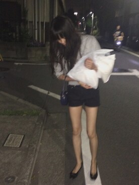 「MARC JACOBS（マークジェイコブス）のアイテム（パンツ）」を使った、山本奈衣瑠さん（レディース・164cm）の春コーディネート