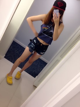 「アイテム（ビーチサンダル）」を使った、D.Cさん（レディース・163cm・10代）の秋コーディネート
