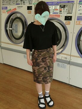 「KBF（ケイビーエフ）のKBF フレア袖プルオーバー（Tシャツ/カットソー、ブラック系）」を使った、utaunsさん（レディース・151cm）の夏コーディネート