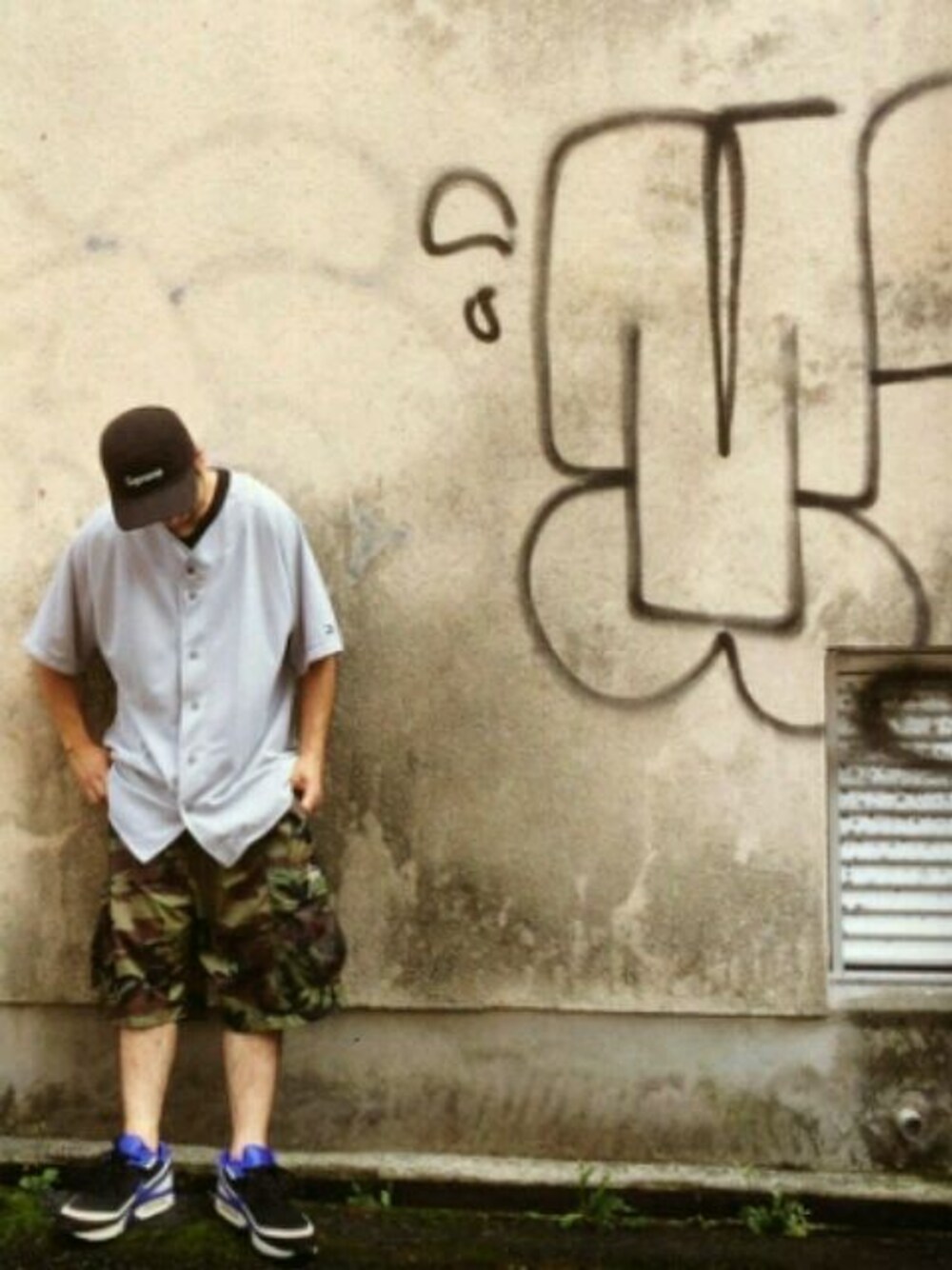 「supreme、oldstussy、NIKE、reebok、90s、street、pink、Polo Ralph Lauren」｜「Reebokのアイテム（シャツ/ブラウス、グレー系）」を使った、octa_kagoshimaさん（メンズ・168cm）の秋コーディネートの1枚目の写真