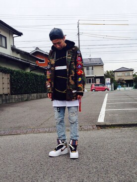 「OFF-WHITE」｜「アイテム（ミリタリージャケット）」を使った、HRKさん（メンズ・172cm）の春コーディネート