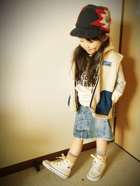 「白いスニーカー」｜「アイテム（ニットキャップ/ビーニー）」を使った、clara◡̈⃝*さん（キッズ・90cm）の春コーディネート