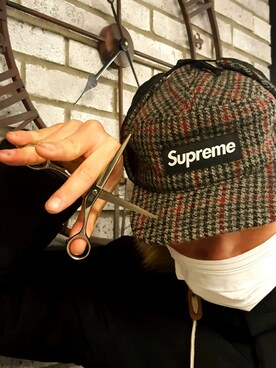 「Supreme （シュプリーム）のアイテム（キャップ、その他）」を使った、JUDE HAIRさん（メンズ）の冬コーディネート