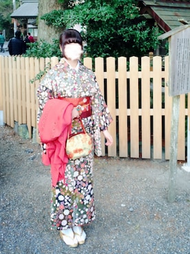「椿神社のアイテム（その他、レッド系）」を使った、minaさん（レディース・165cm）の冬コーディネート