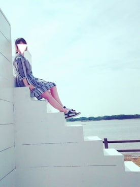 「niko and...（ニコアンド）のオリジナルベルクロフットベットサンダル【niko and...】（サンダル、ブラック系）」を使った、minaさん（レディース・165cm）の夏コーディネート